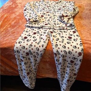 Cozy Hello Kitty Printed Pajama Set